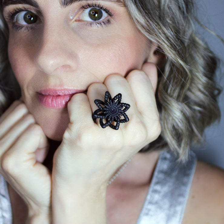 An expressive statement piece with a sculptural feel, this cocktail ring offers a contemporary take on the ancient art of granulation, brought to life through advanced 3D printing. It’s crafted from a strong, biosourced plastic and hand-dyed in your choice of colour.